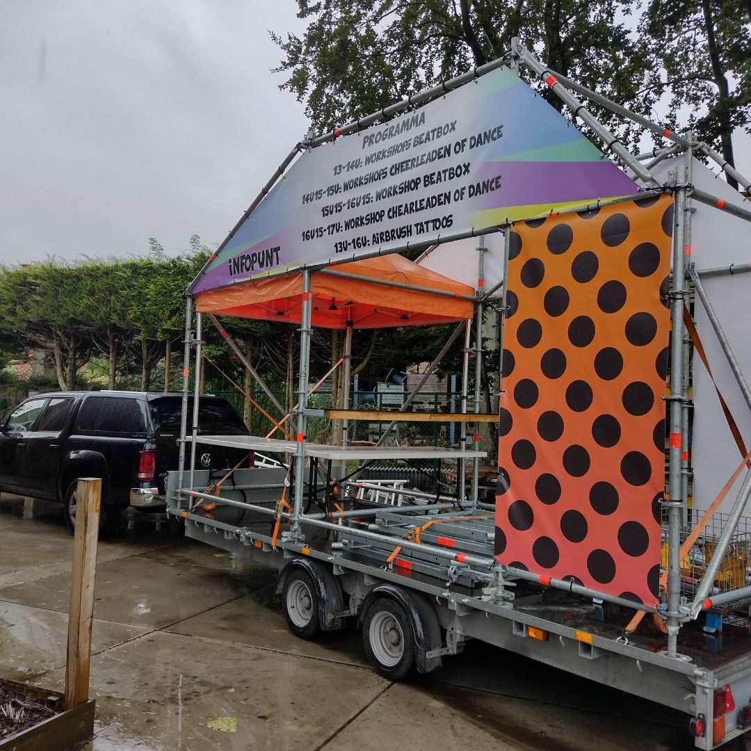 Rijdende inkomstelling voor rondtrekkend event in Essen, Kalmthout en Wuustwezel