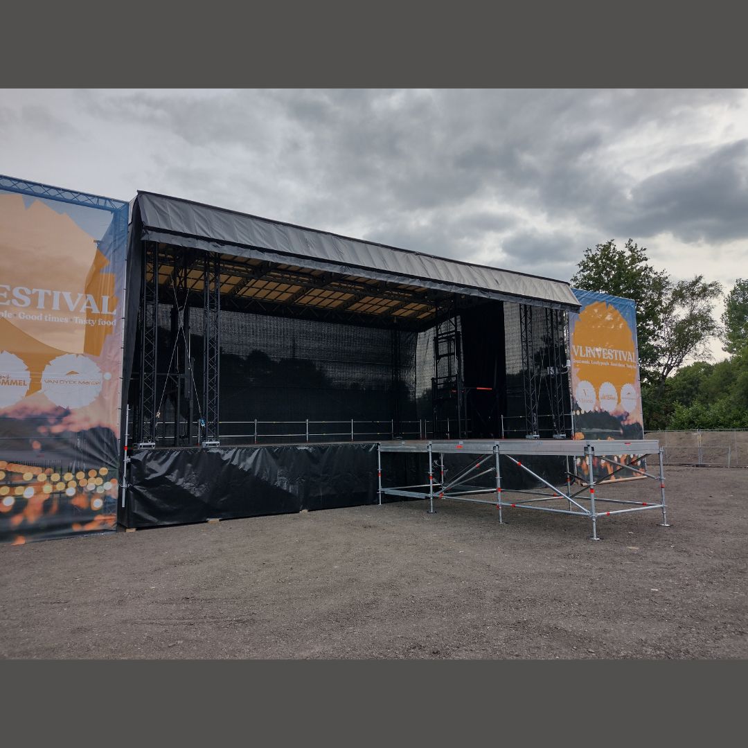 Podiumwagen met extra uitbouw huren voor evenement in Schilde